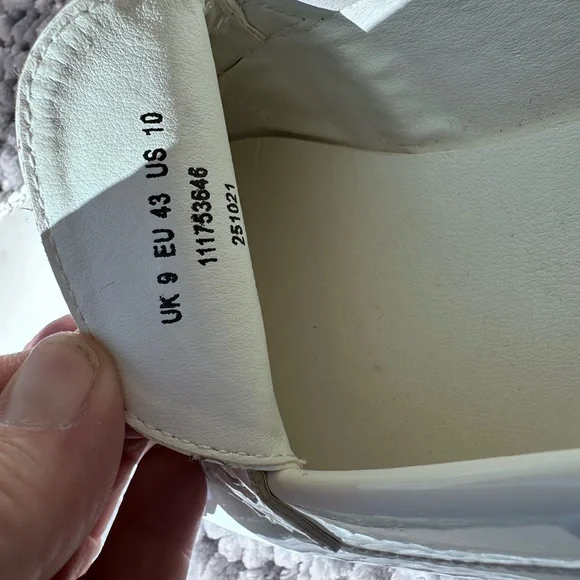 ASOS Gold Chain Loafers - Picture 7 of 7